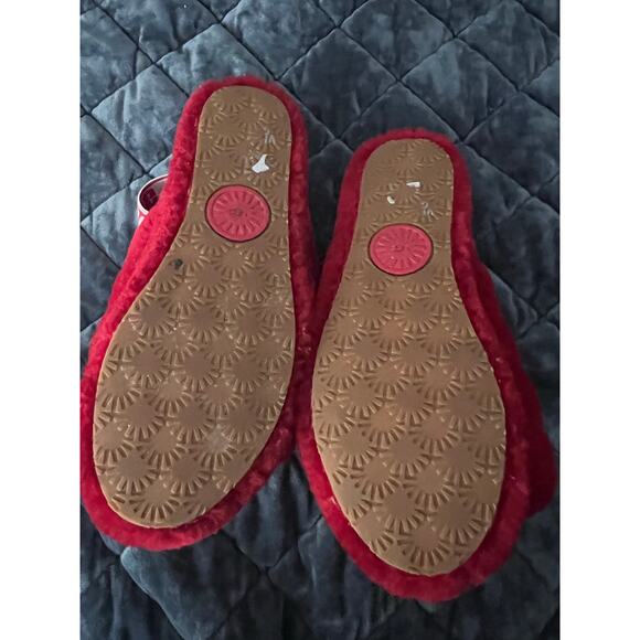 Great Condition Ugg Fluff Yeah Slides Red Womans Size 9 US - Picture 5 of 7